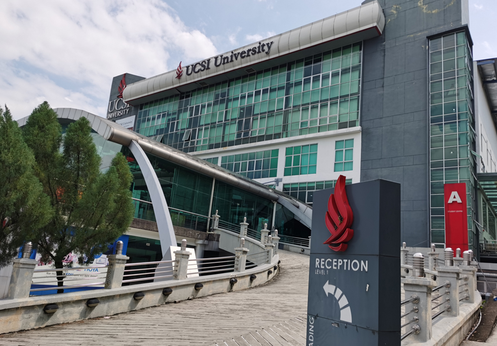 3-20041511221W24.jpg 3-20041511221W24.jpg