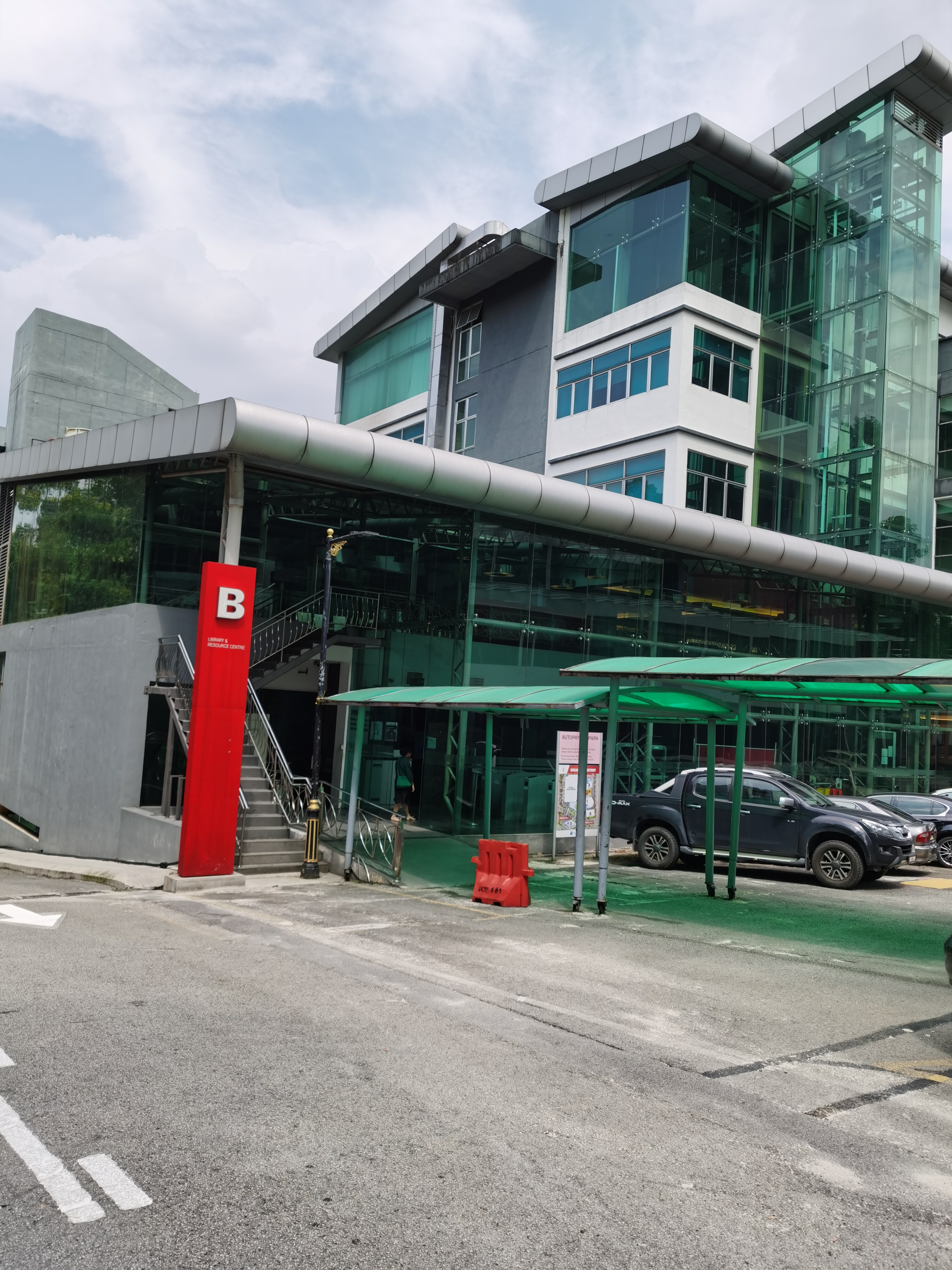 思特雅大學(圖3) 思特雅大學(圖3)